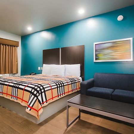 Econo Lodge Inn & Suites Channelview Bagian luar foto