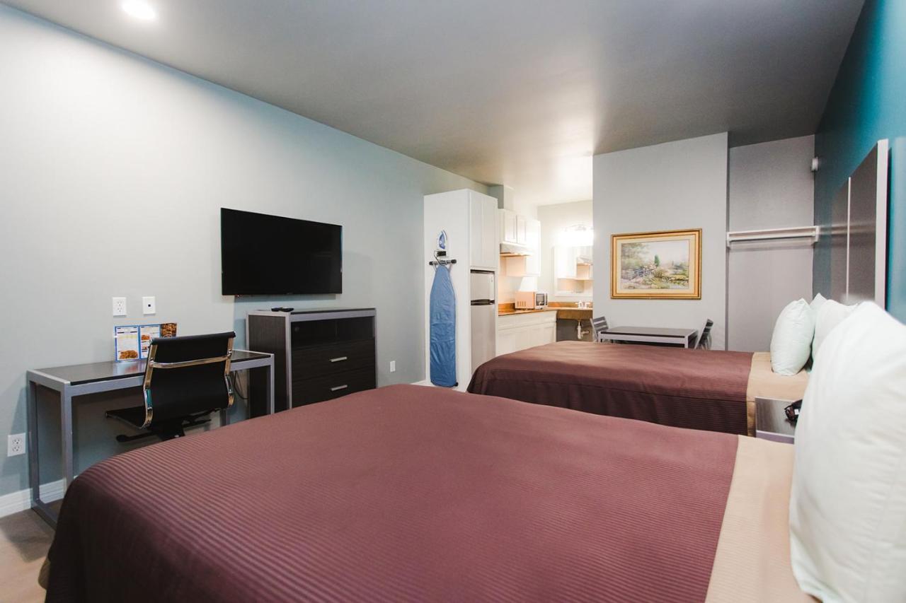 Econo Lodge Inn & Suites Channelview Bagian luar foto